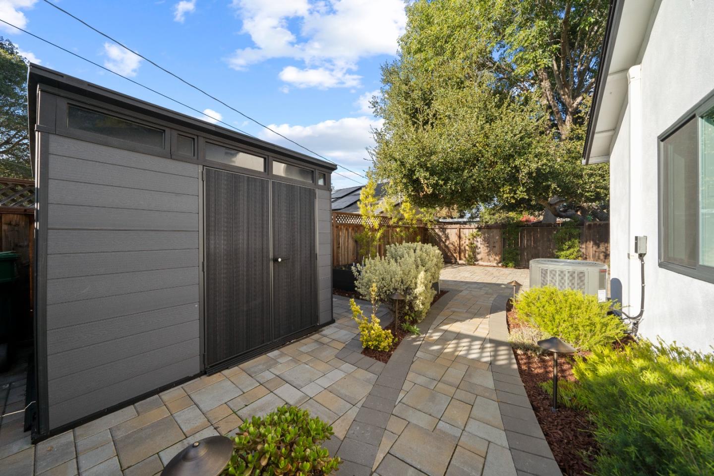 Detail Gallery Image 30 of 38 For 108 Durham St, Menlo Park,  CA 94025 - 3 Beds | 2 Baths