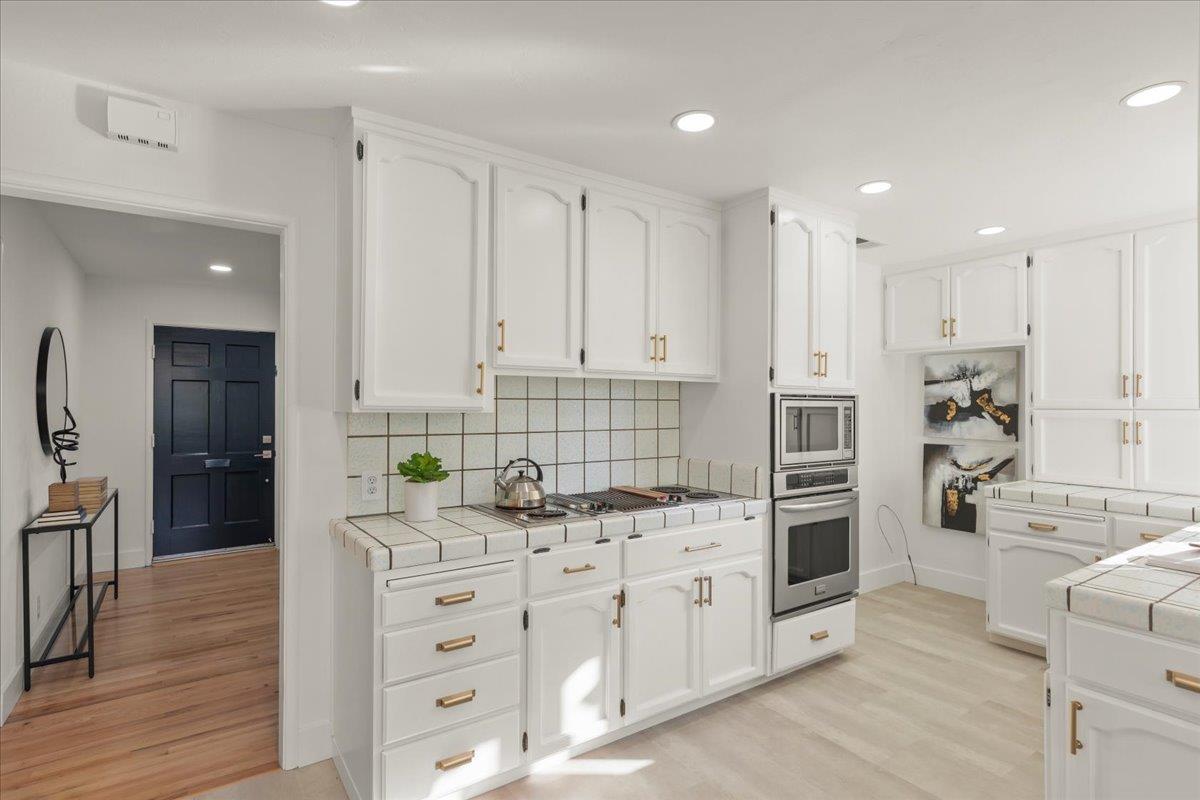 Detail Gallery Image 8 of 23 For 785 Sherman Oaks Dr, San Jose,  CA 95128 - 3 Beds | 1 Baths