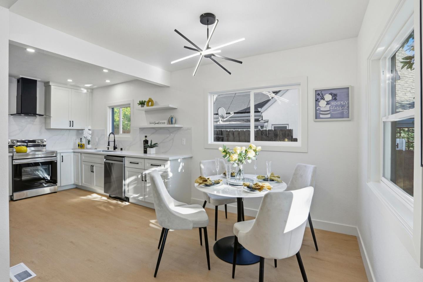 Detail Gallery Image 10 of 24 For 112 S Cragmont Ave, San Jose,  CA 95127 - 4 Beds | 2 Baths