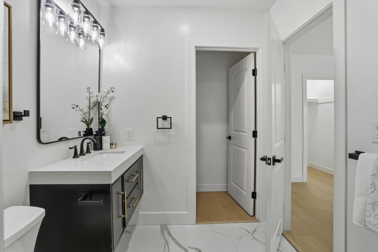 Detail Gallery Image 17 of 24 For 112 S Cragmont Ave, San Jose,  CA 95127 - 4 Beds | 2 Baths