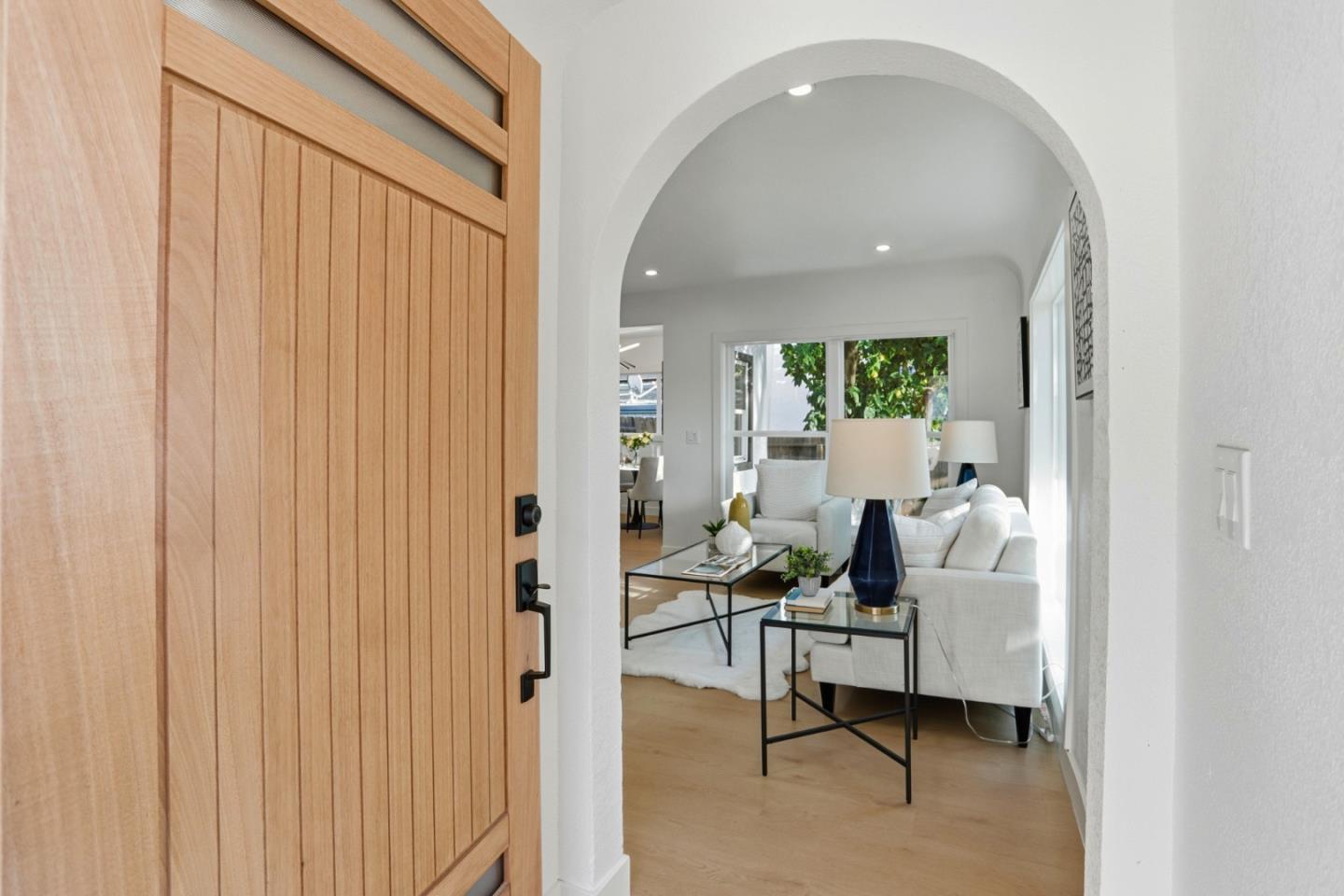 Detail Gallery Image 4 of 24 For 112 S Cragmont Ave, San Jose,  CA 95127 - 4 Beds | 2 Baths