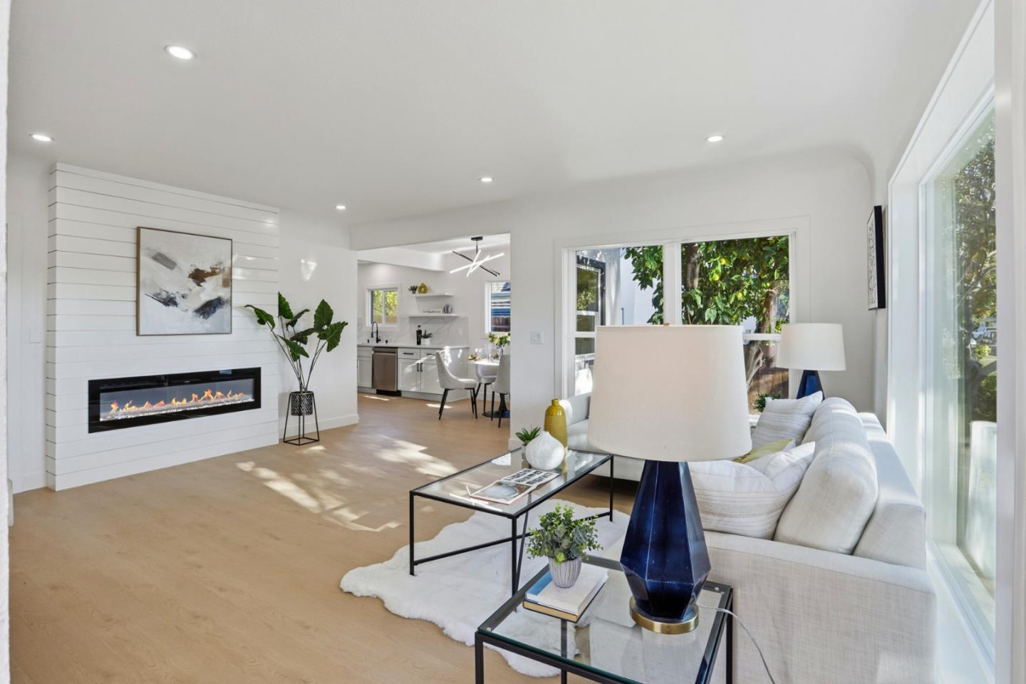 Detail Gallery Image 5 of 24 For 112 S Cragmont Ave, San Jose,  CA 95127 - 4 Beds | 2 Baths