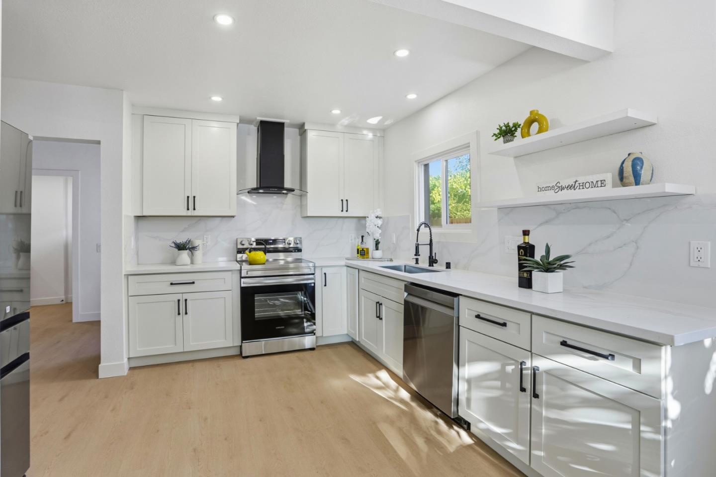 Detail Gallery Image 8 of 24 For 112 S Cragmont Ave, San Jose,  CA 95127 - 4 Beds | 2 Baths