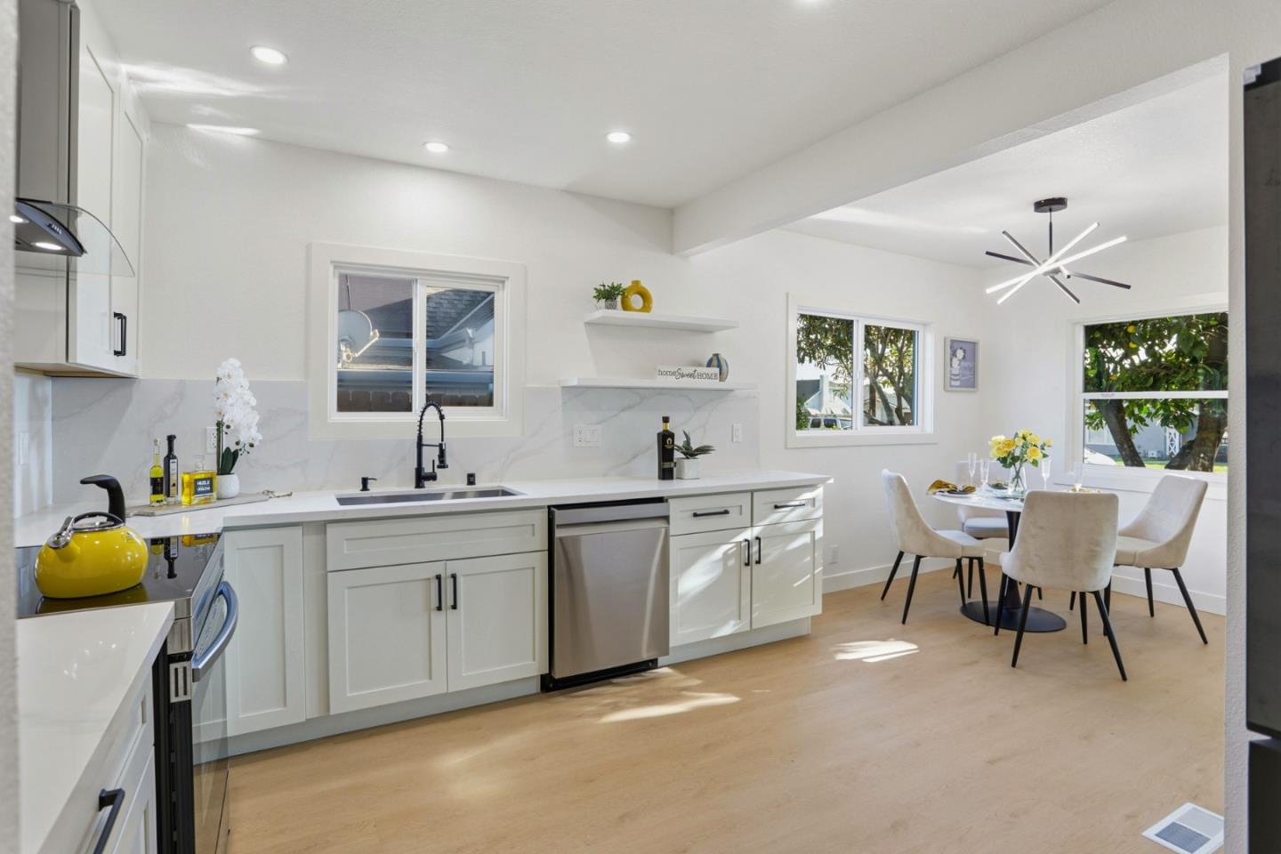 Detail Gallery Image 9 of 24 For 112 S Cragmont Ave, San Jose,  CA 95127 - 4 Beds | 2 Baths