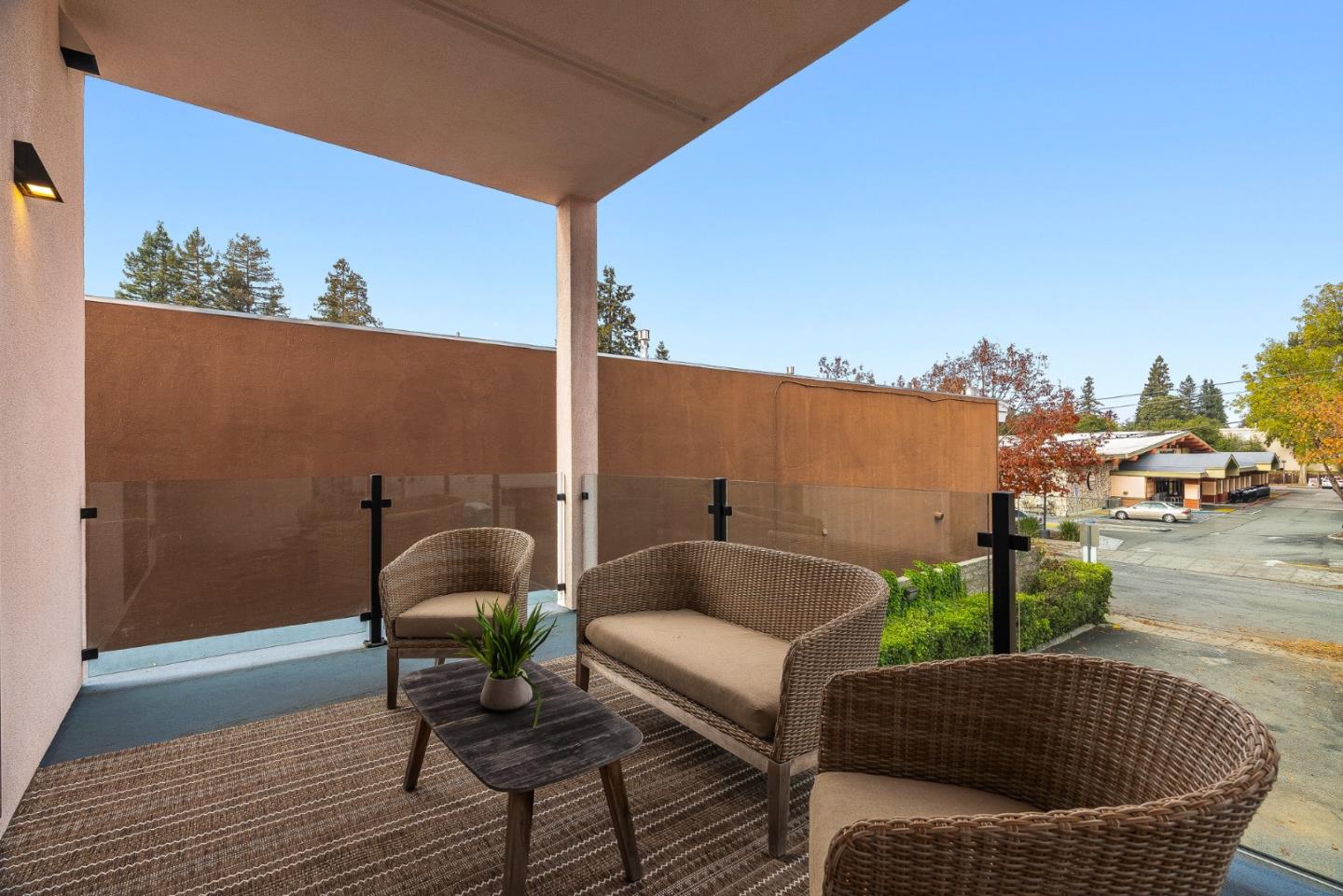 Detail Gallery Image 12 of 33 For 916 Woodside Rd, Redwood City,  CA 94061 - 2 Beds | 3 Baths