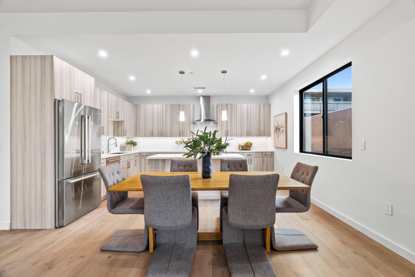 Detail Gallery Image 13 of 33 For 916 Woodside Rd, Redwood City,  CA 94061 - 2 Beds | 3 Baths