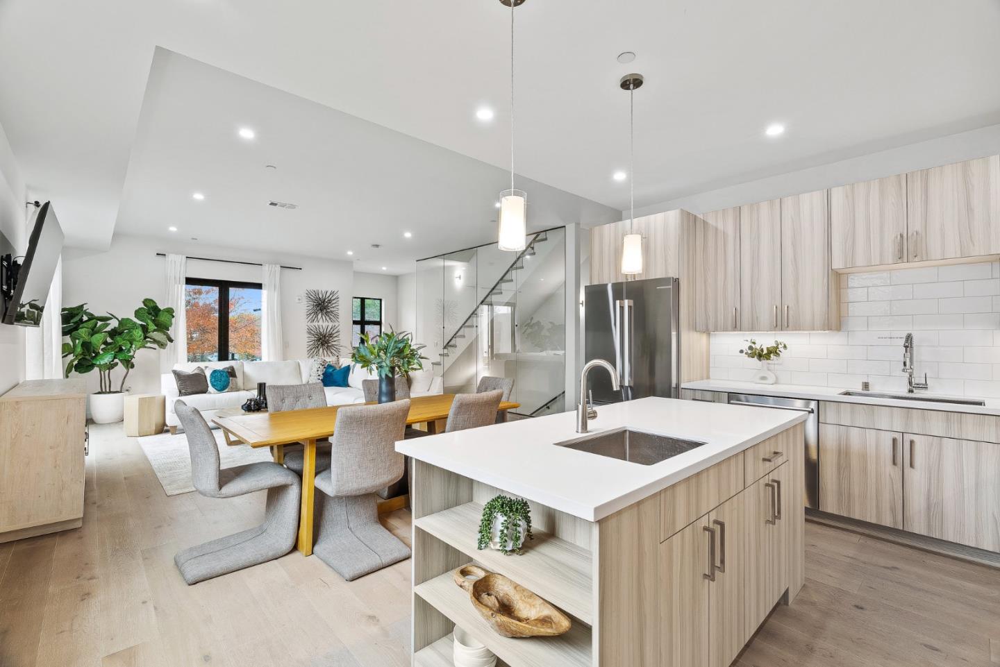 Detail Gallery Image 15 of 33 For 916 Woodside Rd, Redwood City,  CA 94061 - 2 Beds | 3 Baths