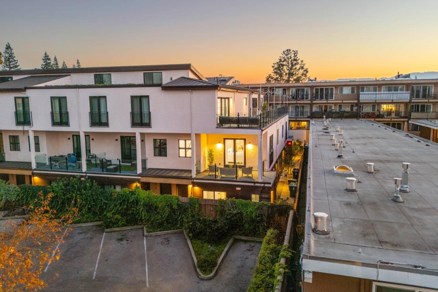 Detail Gallery Image 31 of 33 For 916 Woodside Rd, Redwood City,  CA 94061 - 2 Beds | 3 Baths