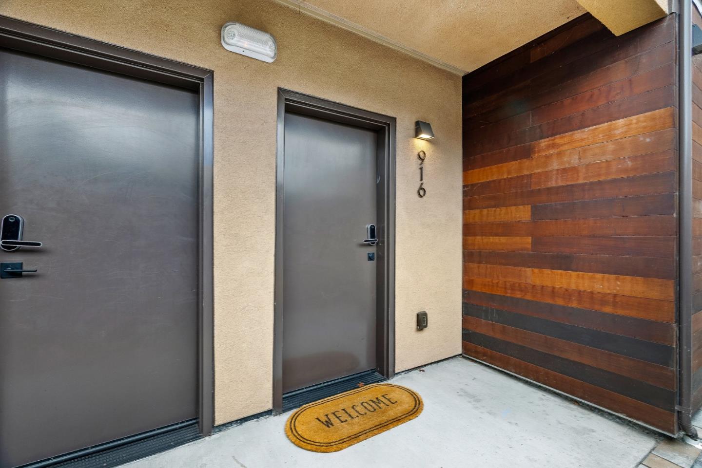 Detail Gallery Image 4 of 33 For 916 Woodside Rd, Redwood City,  CA 94061 - 2 Beds | 3 Baths