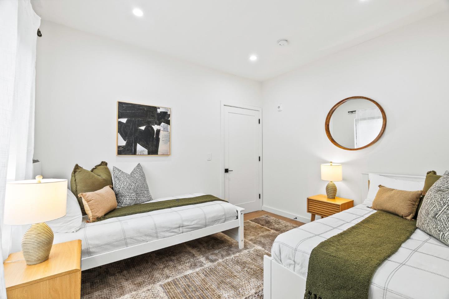 Detail Gallery Image 7 of 33 For 916 Woodside Rd, Redwood City,  CA 94061 - 2 Beds | 3 Baths