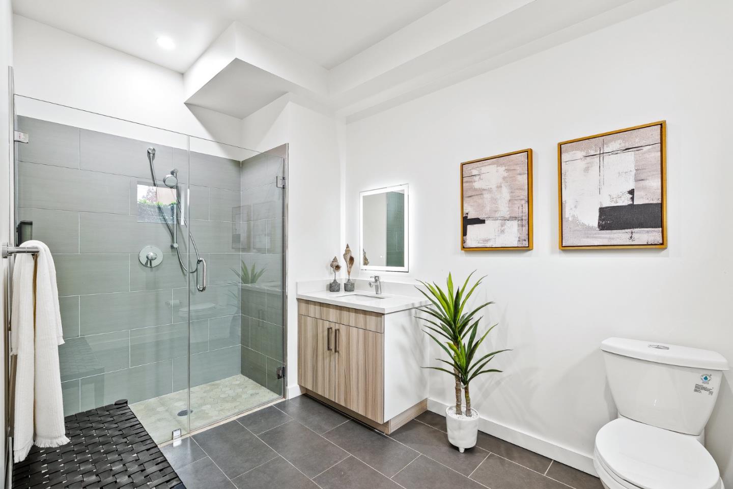 Detail Gallery Image 8 of 33 For 916 Woodside Rd, Redwood City,  CA 94061 - 2 Beds | 3 Baths