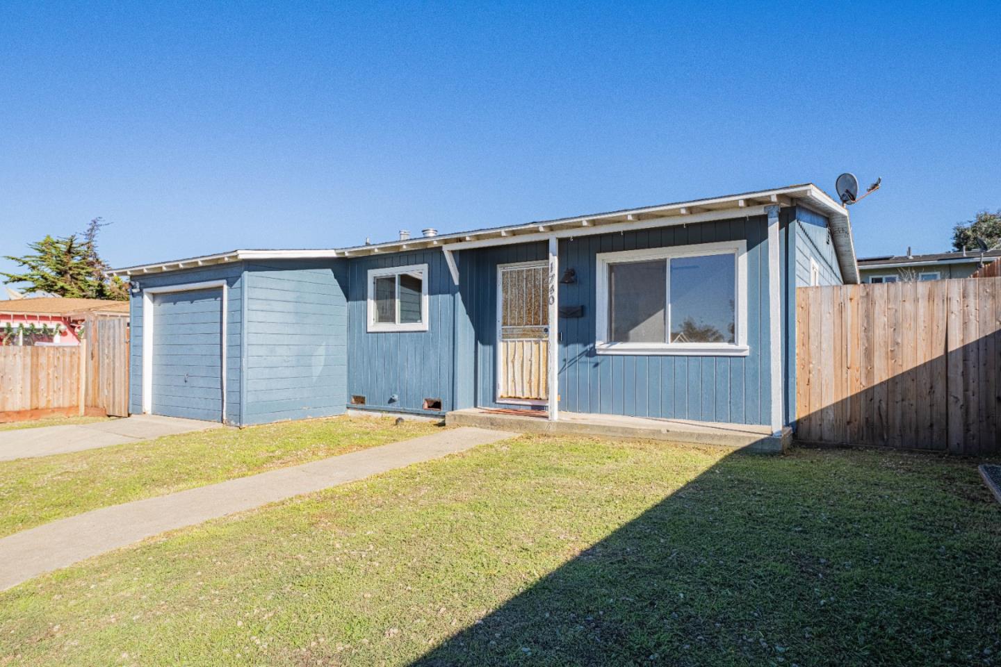 Detail Gallery Image 3 of 22 For 1740 Judson St, Seaside,  CA 93955 - 3 Beds | 1 Baths