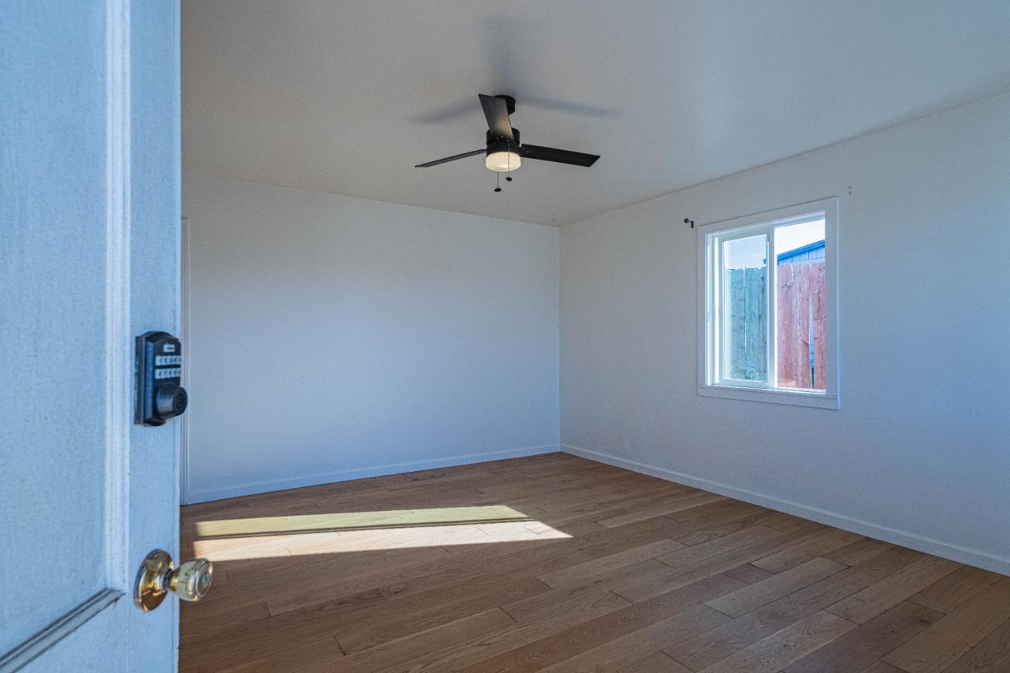 Detail Gallery Image 4 of 22 For 1740 Judson St, Seaside,  CA 93955 - 3 Beds | 1 Baths