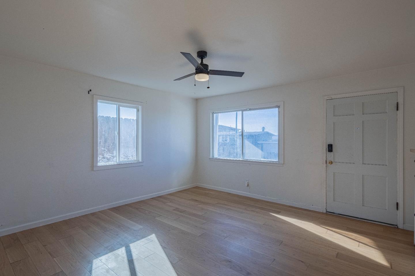 Detail Gallery Image 5 of 22 For 1740 Judson St, Seaside,  CA 93955 - 3 Beds | 1 Baths