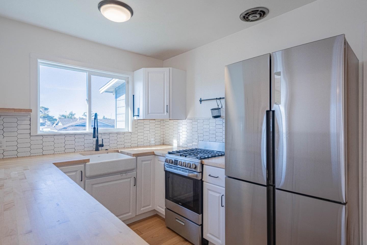 Detail Gallery Image 9 of 22 For 1740 Judson St, Seaside,  CA 93955 - 3 Beds | 1 Baths