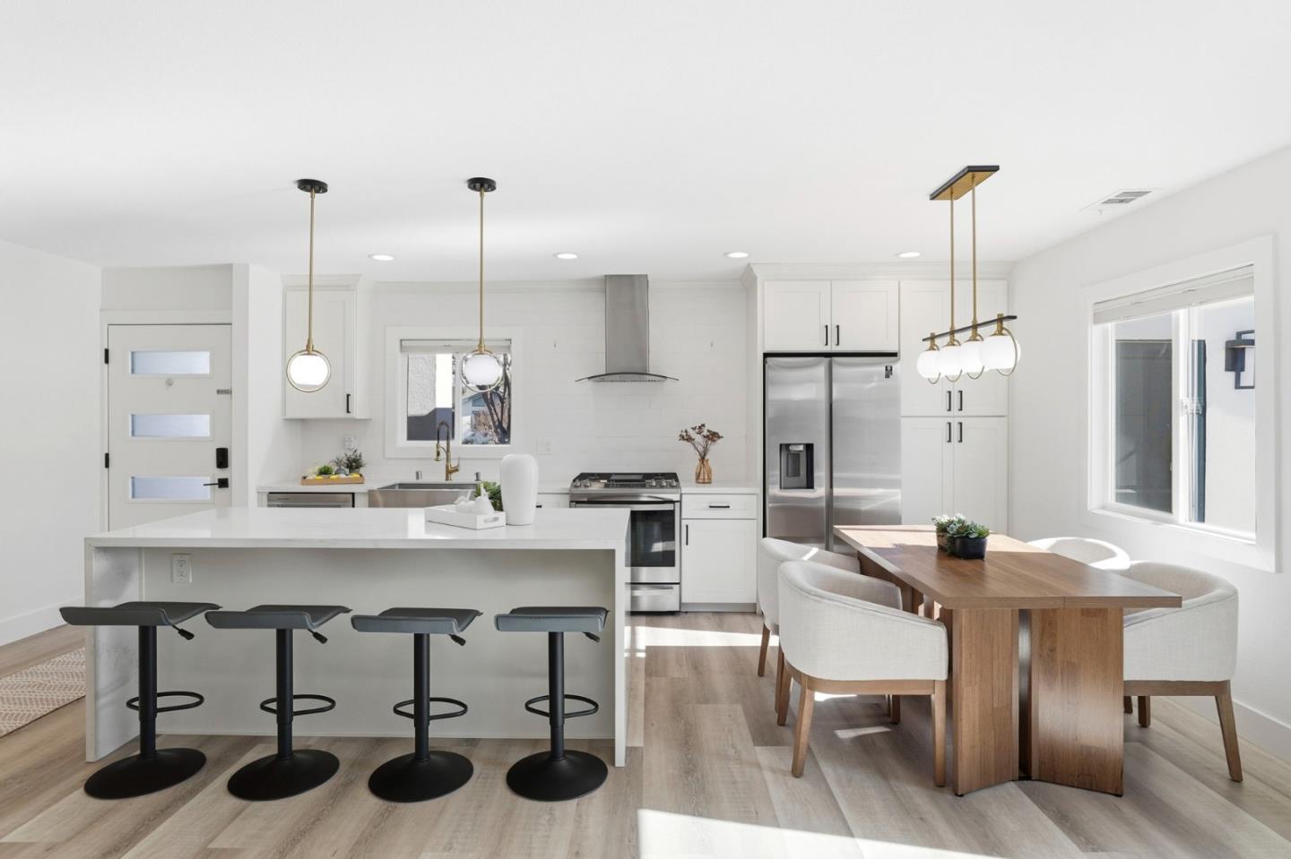 Detail Gallery Image 7 of 27 For 4887 Mary Jane Way, San Jose,  CA 95124 - 3 Beds | 2 Baths