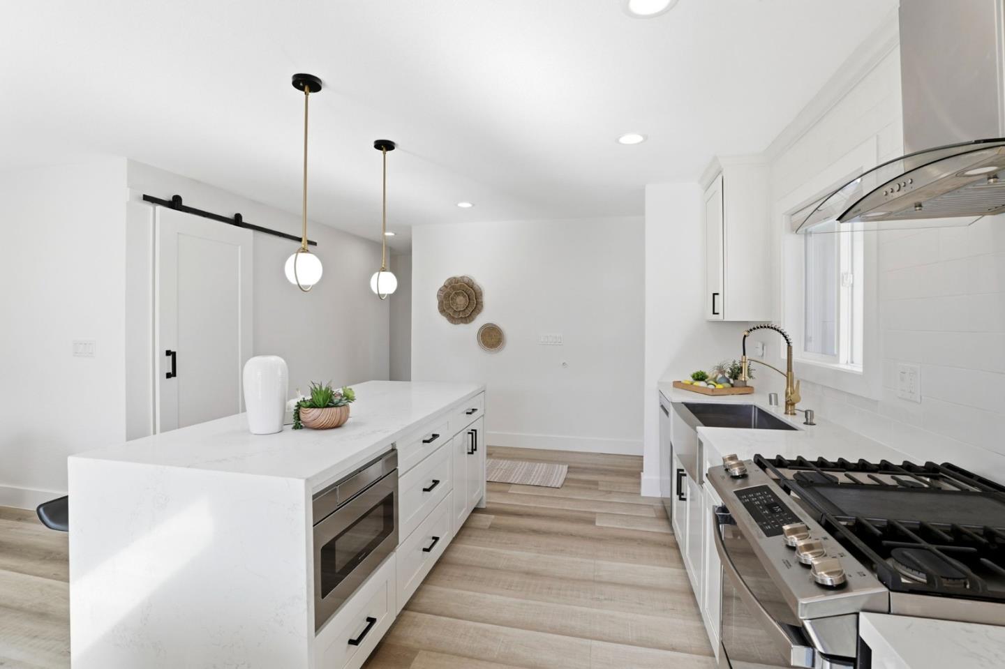 Detail Gallery Image 9 of 27 For 4887 Mary Jane Way, San Jose,  CA 95124 - 3 Beds | 2 Baths