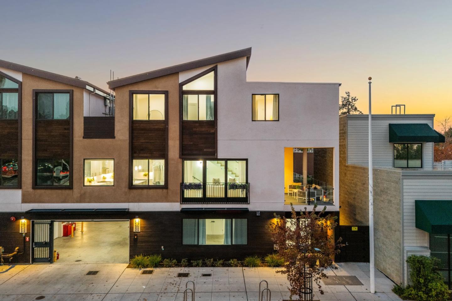 Front Image Thumbnail for ML82028520