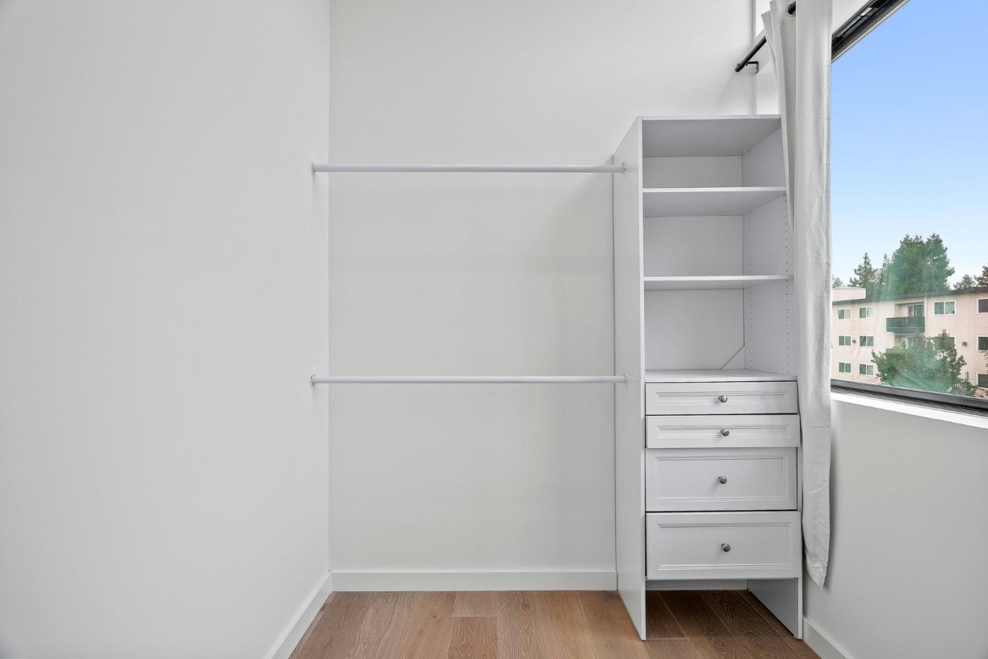 Detail Gallery Image 24 of 43 For 924 Woodside Rd, Redwood City,  CA 94061 - 3 Beds | 3 Baths