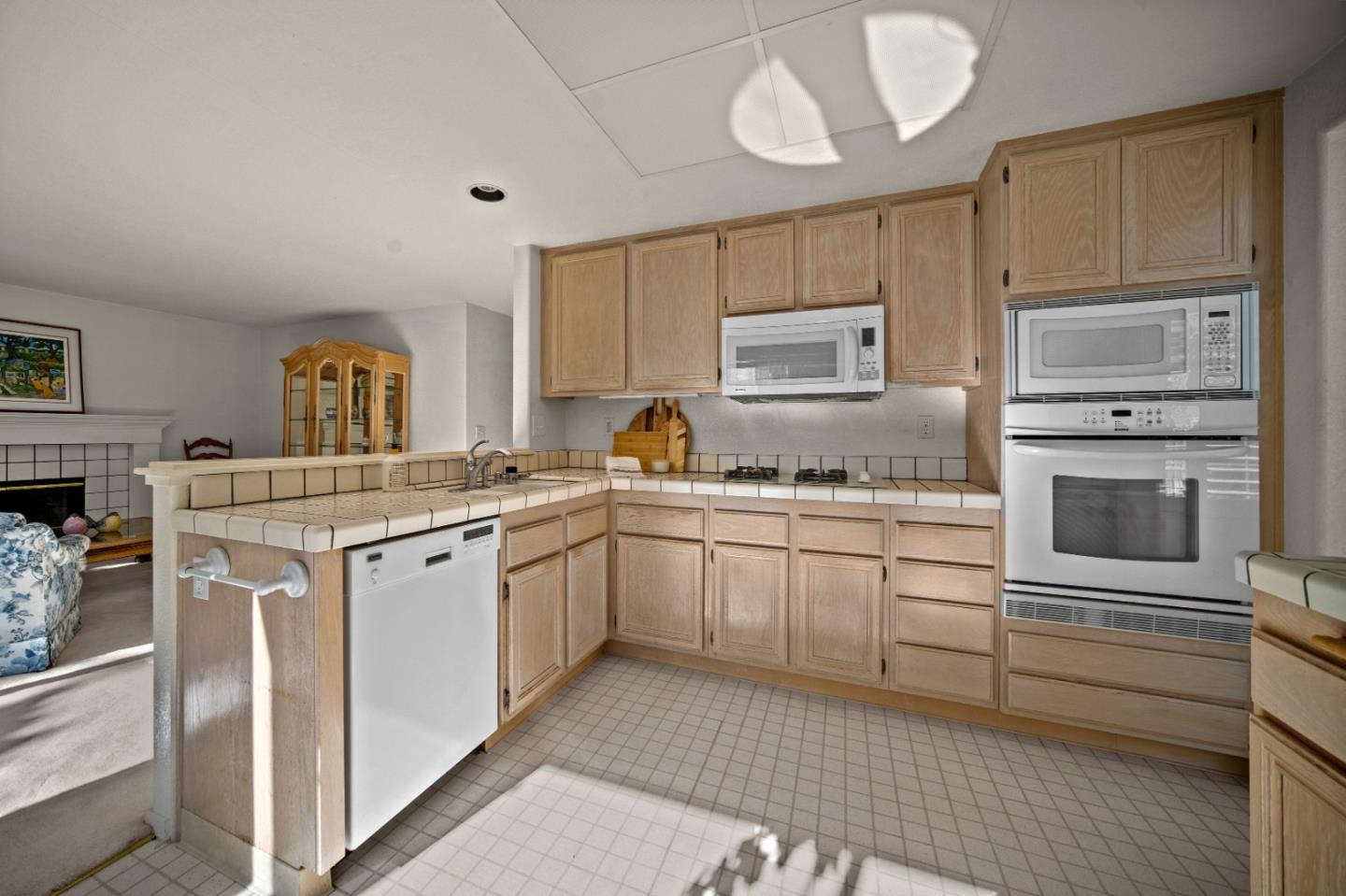 Detail Gallery Image 8 of 33 For 3218 Tallmon St, Marina,  CA 93933 - 4 Beds | 3 Baths