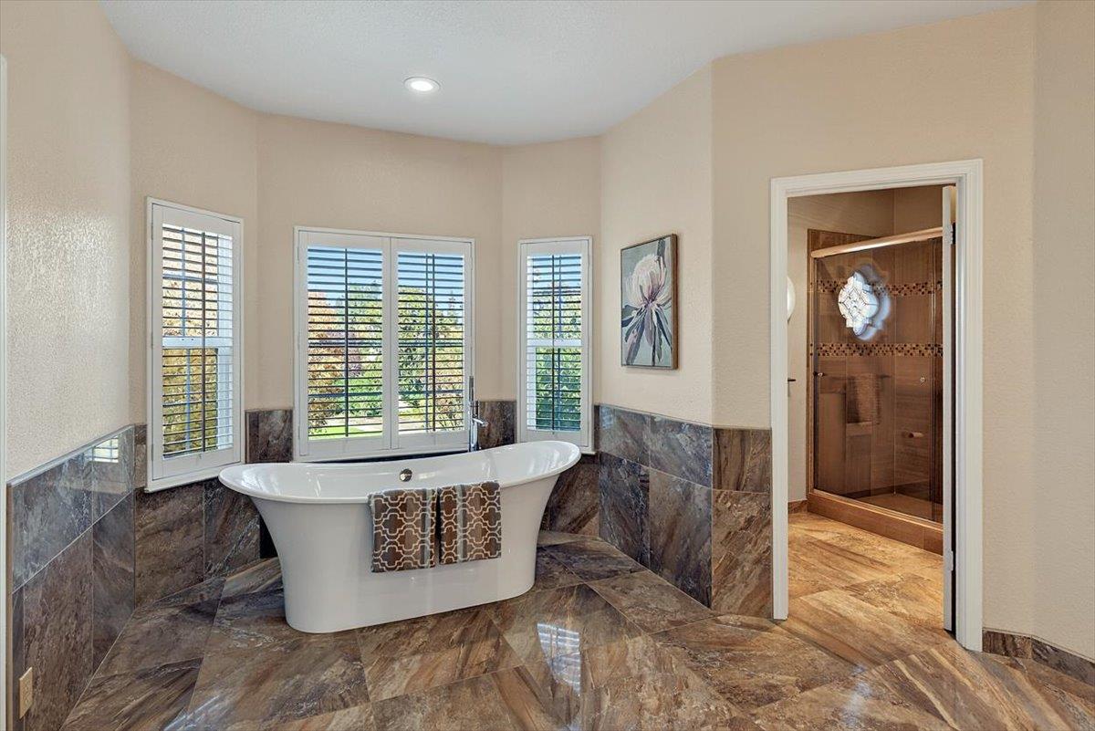 Detail Gallery Image 18 of 49 For 1190 Maria Privada, Mountain View,  CA 94040 - 4 Beds | 2/1 Baths