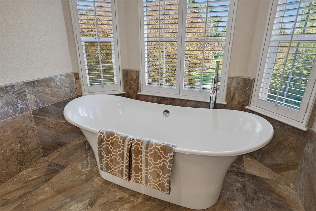 Detail Gallery Image 21 of 49 For 1190 Maria Privada, Mountain View,  CA 94040 - 4 Beds | 2/1 Baths