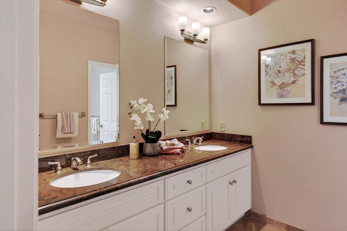 Detail Gallery Image 26 of 49 For 1190 Maria Privada, Mountain View,  CA 94040 - 4 Beds | 2/1 Baths