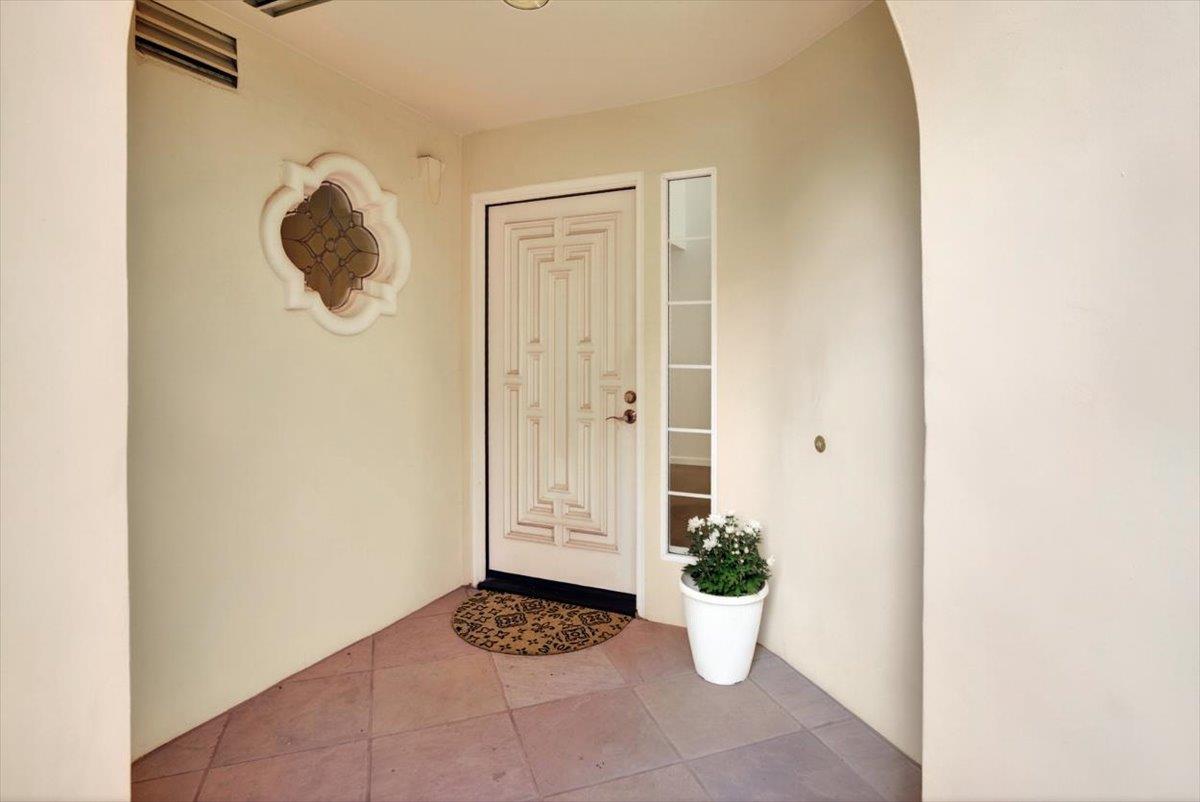 Detail Gallery Image 3 of 49 For 1190 Maria Privada, Mountain View,  CA 94040 - 4 Beds | 2/1 Baths