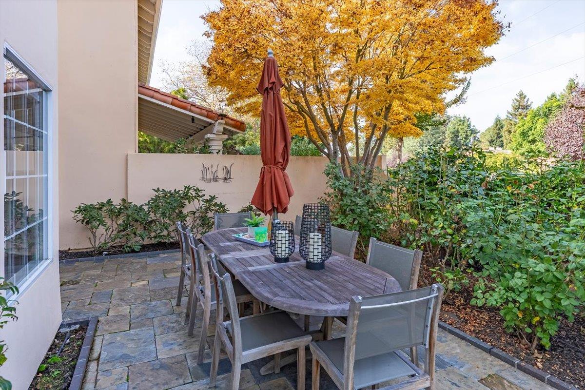 Detail Gallery Image 32 of 49 For 1190 Maria Privada, Mountain View,  CA 94040 - 4 Beds | 2/1 Baths
