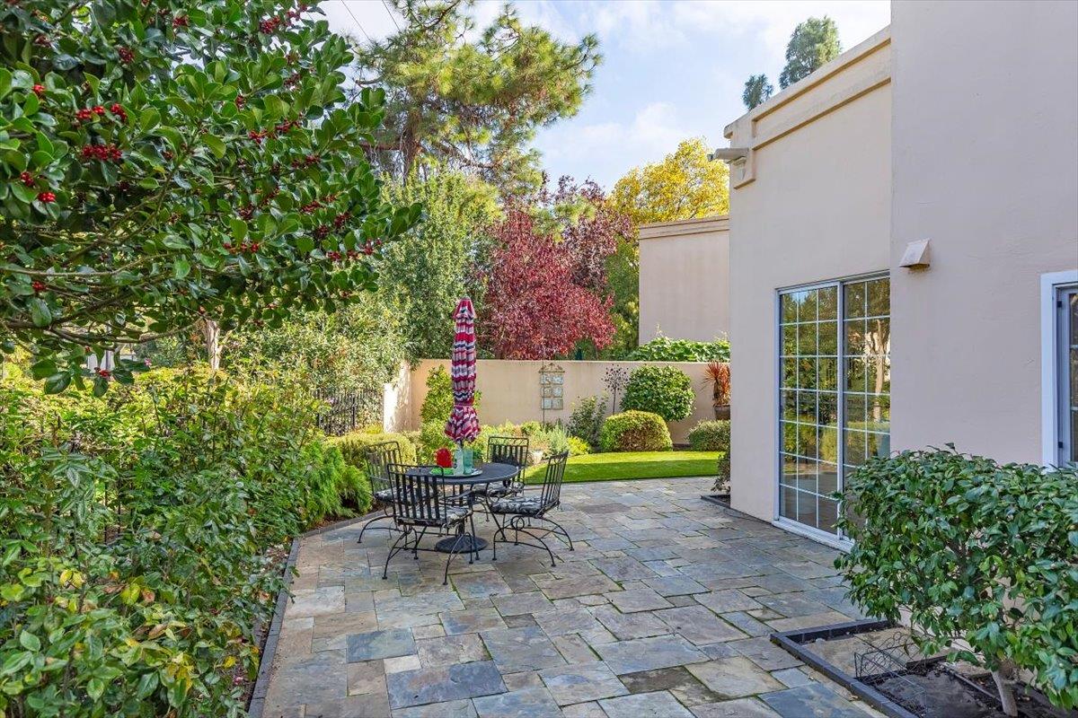 Detail Gallery Image 33 of 49 For 1190 Maria Privada, Mountain View,  CA 94040 - 4 Beds | 2/1 Baths