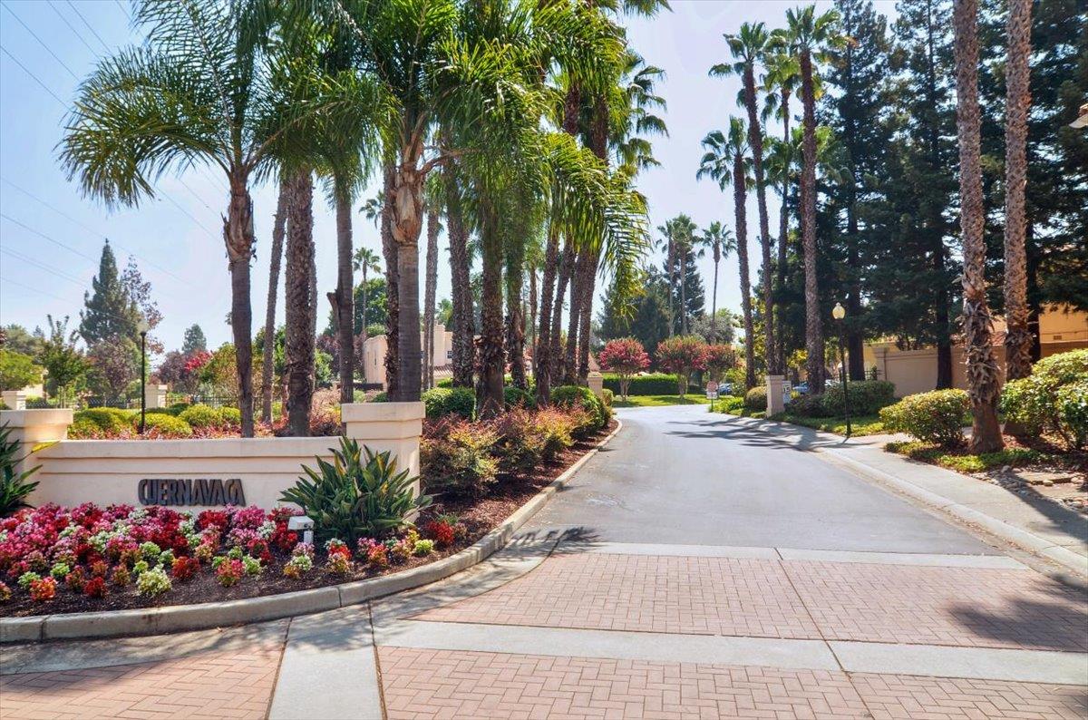 Detail Gallery Image 35 of 49 For 1190 Maria Privada, Mountain View,  CA 94040 - 4 Beds | 2/1 Baths