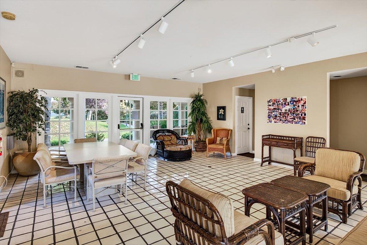 Detail Gallery Image 39 of 49 For 1190 Maria Privada, Mountain View,  CA 94040 - 4 Beds | 2/1 Baths