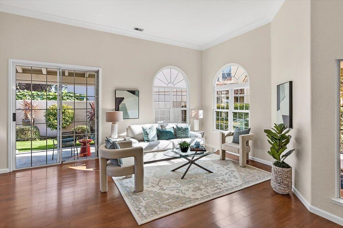 Detail Gallery Image 4 of 49 For 1190 Maria Privada, Mountain View,  CA 94040 - 4 Beds | 2/1 Baths