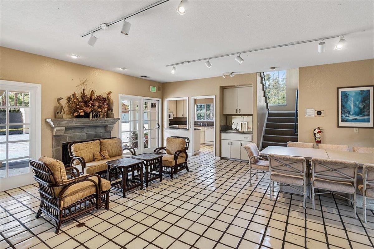 Detail Gallery Image 40 of 49 For 1190 Maria Privada, Mountain View,  CA 94040 - 4 Beds | 2/1 Baths