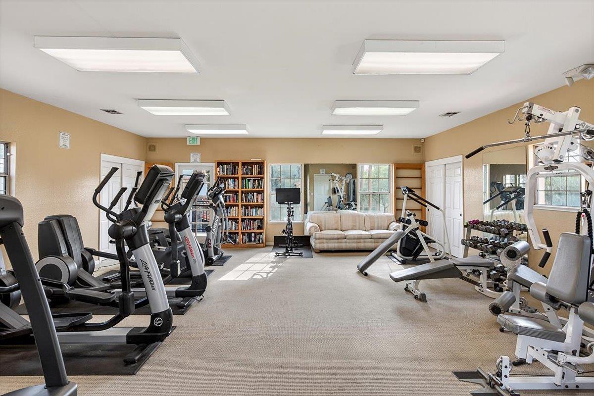 Detail Gallery Image 41 of 49 For 1190 Maria Privada, Mountain View,  CA 94040 - 4 Beds | 2/1 Baths