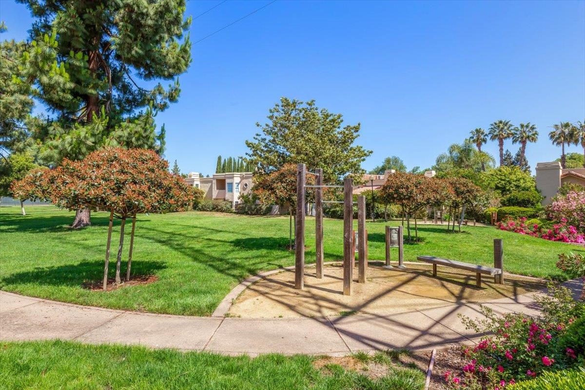 Detail Gallery Image 43 of 49 For 1190 Maria Privada, Mountain View,  CA 94040 - 4 Beds | 2/1 Baths