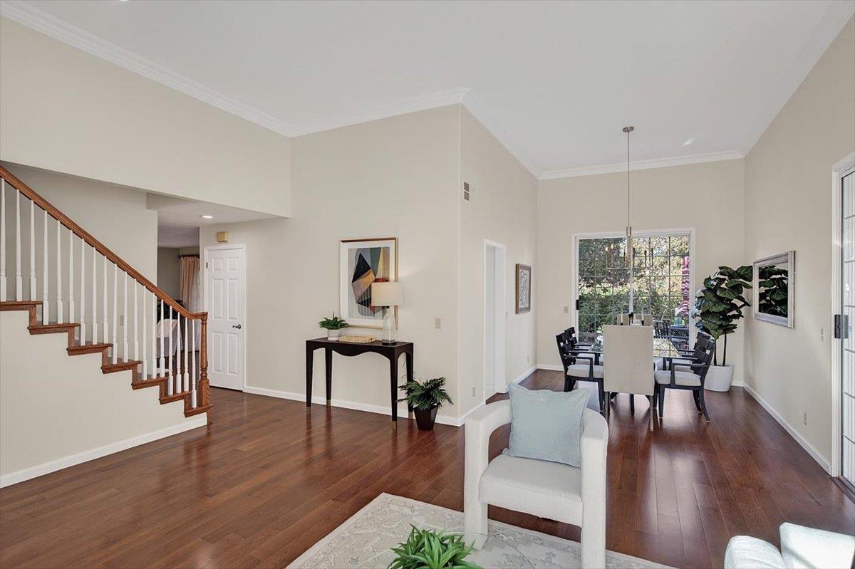 Detail Gallery Image 5 of 49 For 1190 Maria Privada, Mountain View,  CA 94040 - 4 Beds | 2/1 Baths