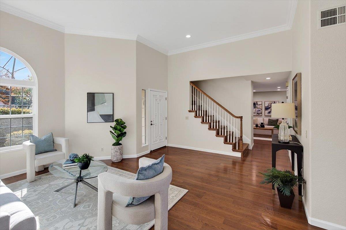 Detail Gallery Image 6 of 49 For 1190 Maria Privada, Mountain View,  CA 94040 - 4 Beds | 2/1 Baths