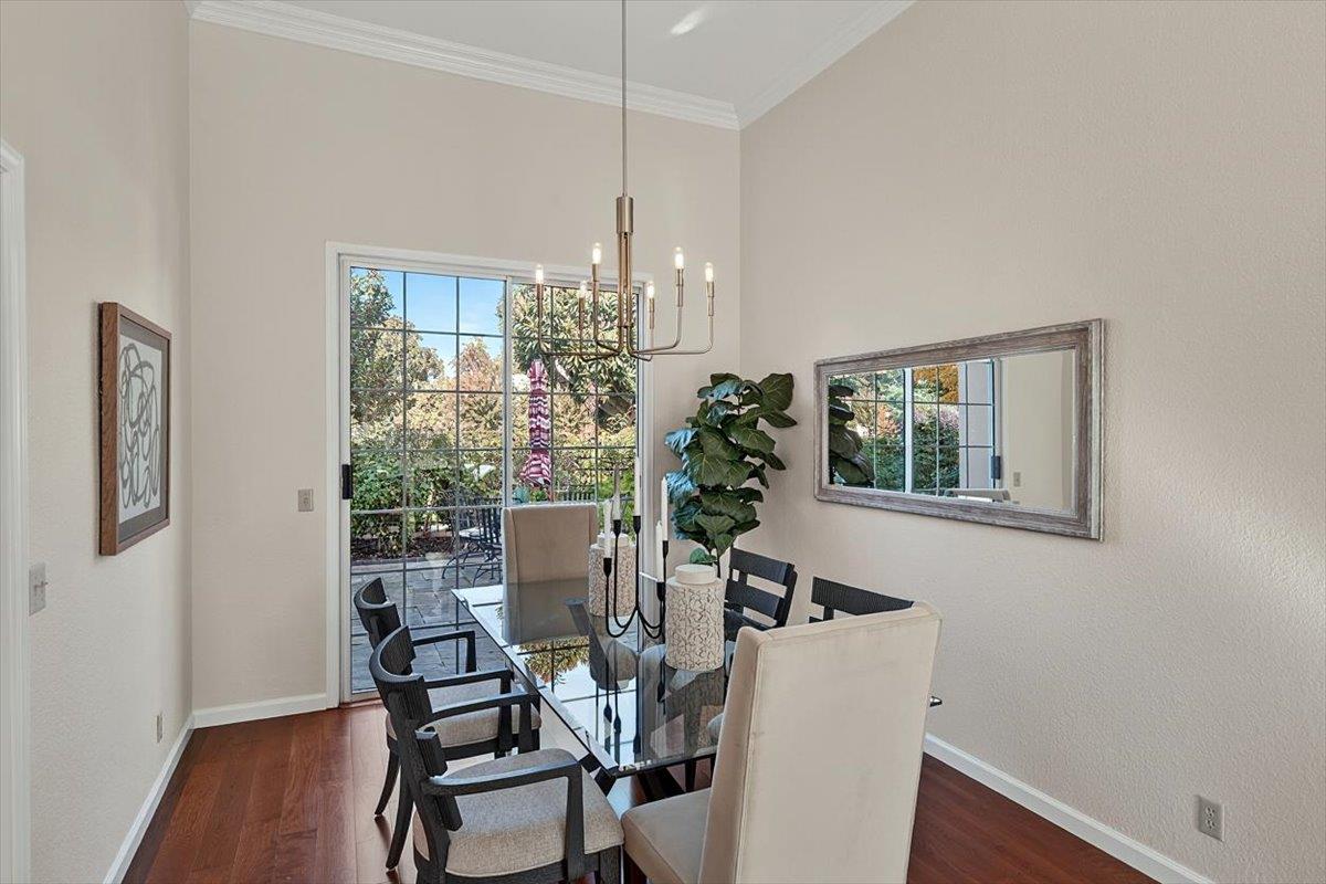 Detail Gallery Image 7 of 49 For 1190 Maria Privada, Mountain View,  CA 94040 - 4 Beds | 2/1 Baths