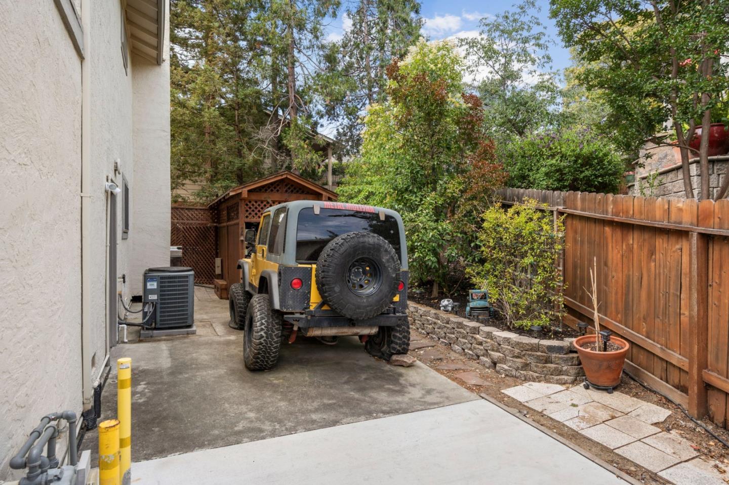 Detail Gallery Image 41 of 50 For 3 Saint Louis Ln, Pleasant Hill,  CA 94523 - 4 Beds | 2/1 Baths