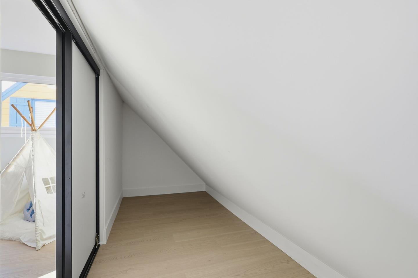 Detail Gallery Image 23 of 34 For 324 Glencourt Way, Pacifica,  CA 94044 - 3 Beds | 2 Baths