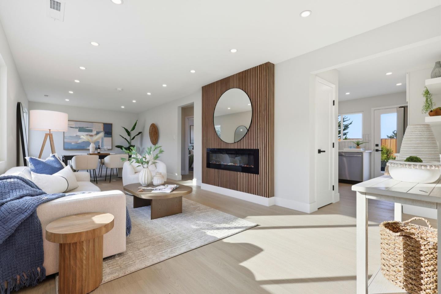 Detail Gallery Image 3 of 34 For 324 Glencourt Way, Pacifica,  CA 94044 - 3 Beds | 2 Baths