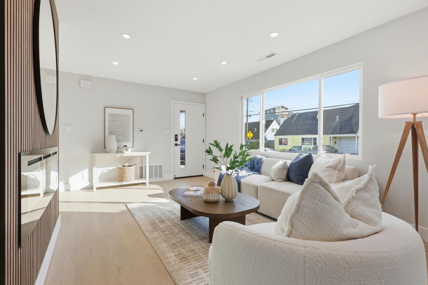 Detail Gallery Image 5 of 34 For 324 Glencourt Way, Pacifica,  CA 94044 - 3 Beds | 2 Baths