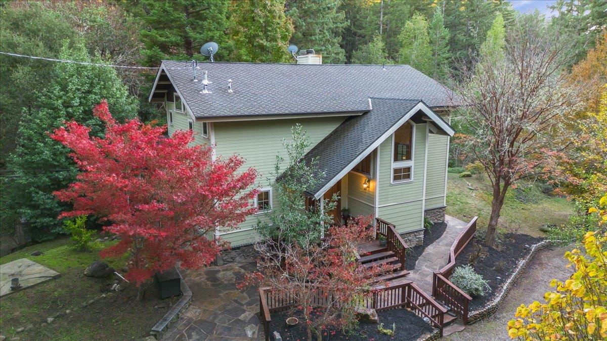 Detail Gallery Image 4 of 47 For 17710 Bear Creek Rd, Boulder Creek,  CA 95006 - 3 Beds | 2/1 Baths