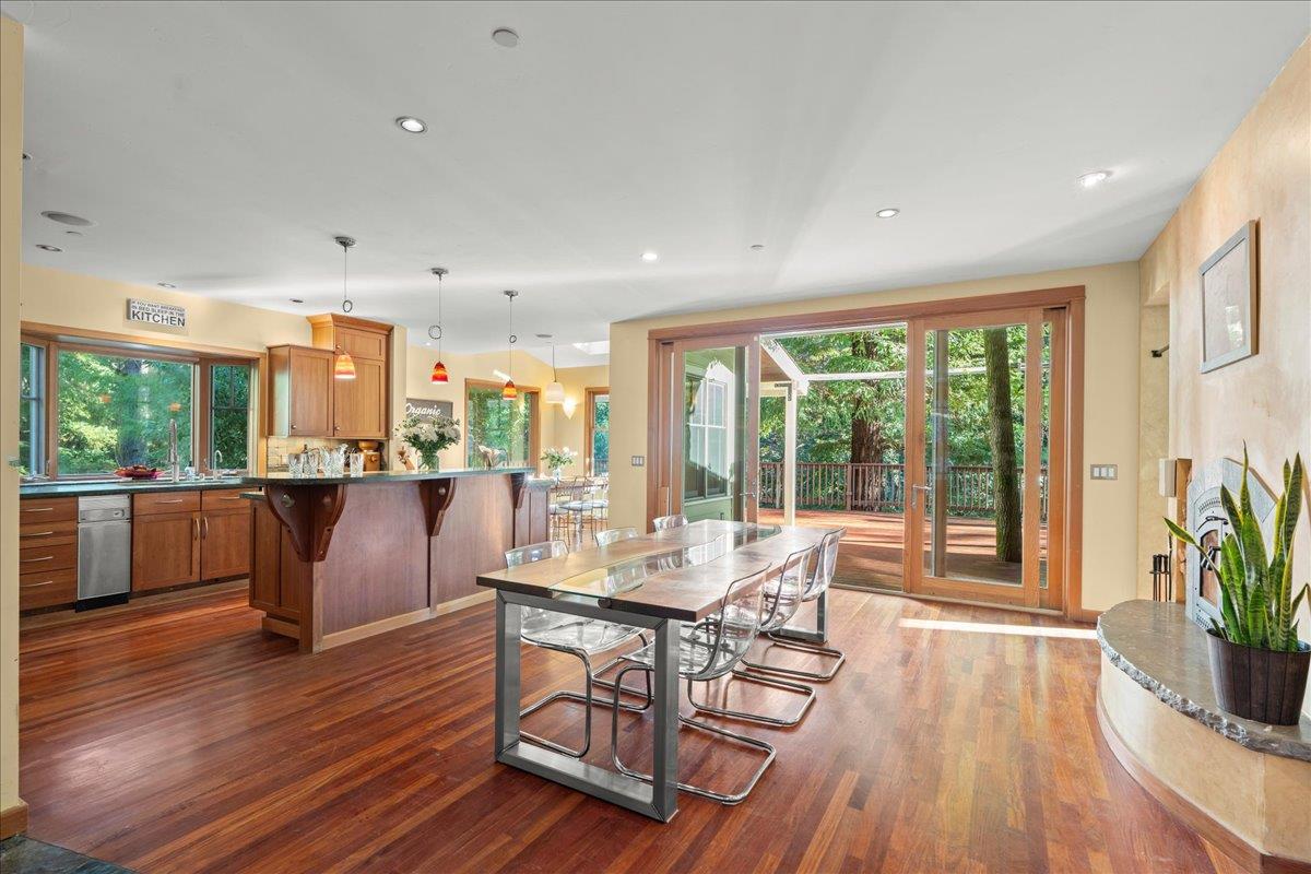 Detail Gallery Image 8 of 47 For 17710 Bear Creek Rd, Boulder Creek,  CA 95006 - 3 Beds | 2/1 Baths