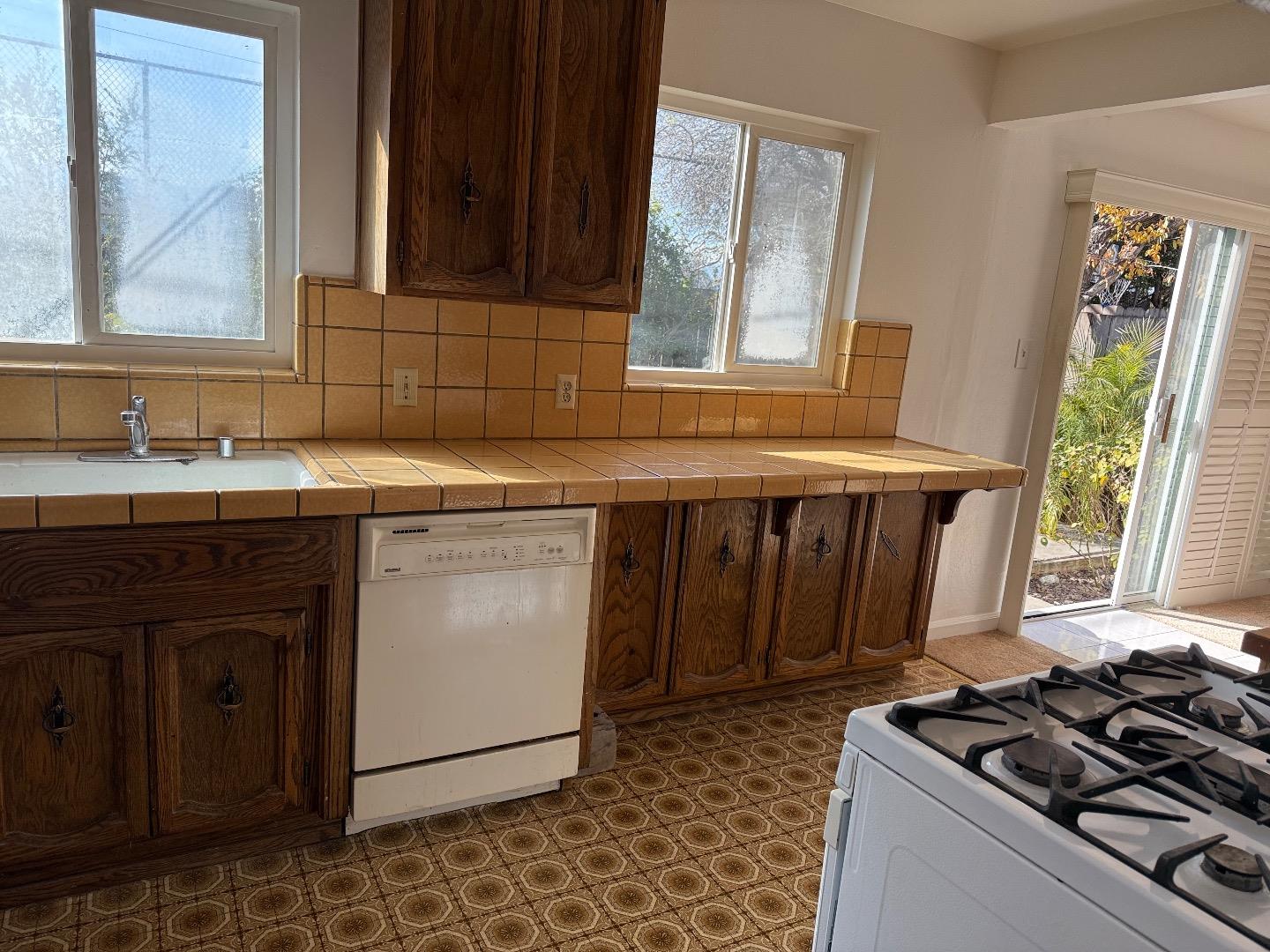 Detail Gallery Image 9 of 16 For 2637 Coit Dr, San Jose,  CA 95124 - 3 Beds | 2 Baths