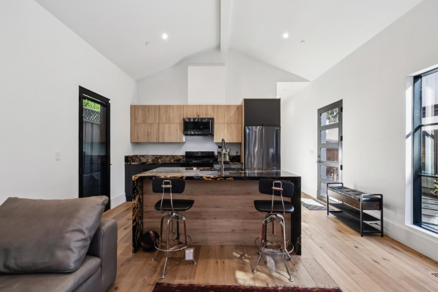 Detail Gallery Image 110 of 127 For 2018 Sand Hill Rd, Menlo Park,  CA 94025 - 5 Beds | 4/1 Baths