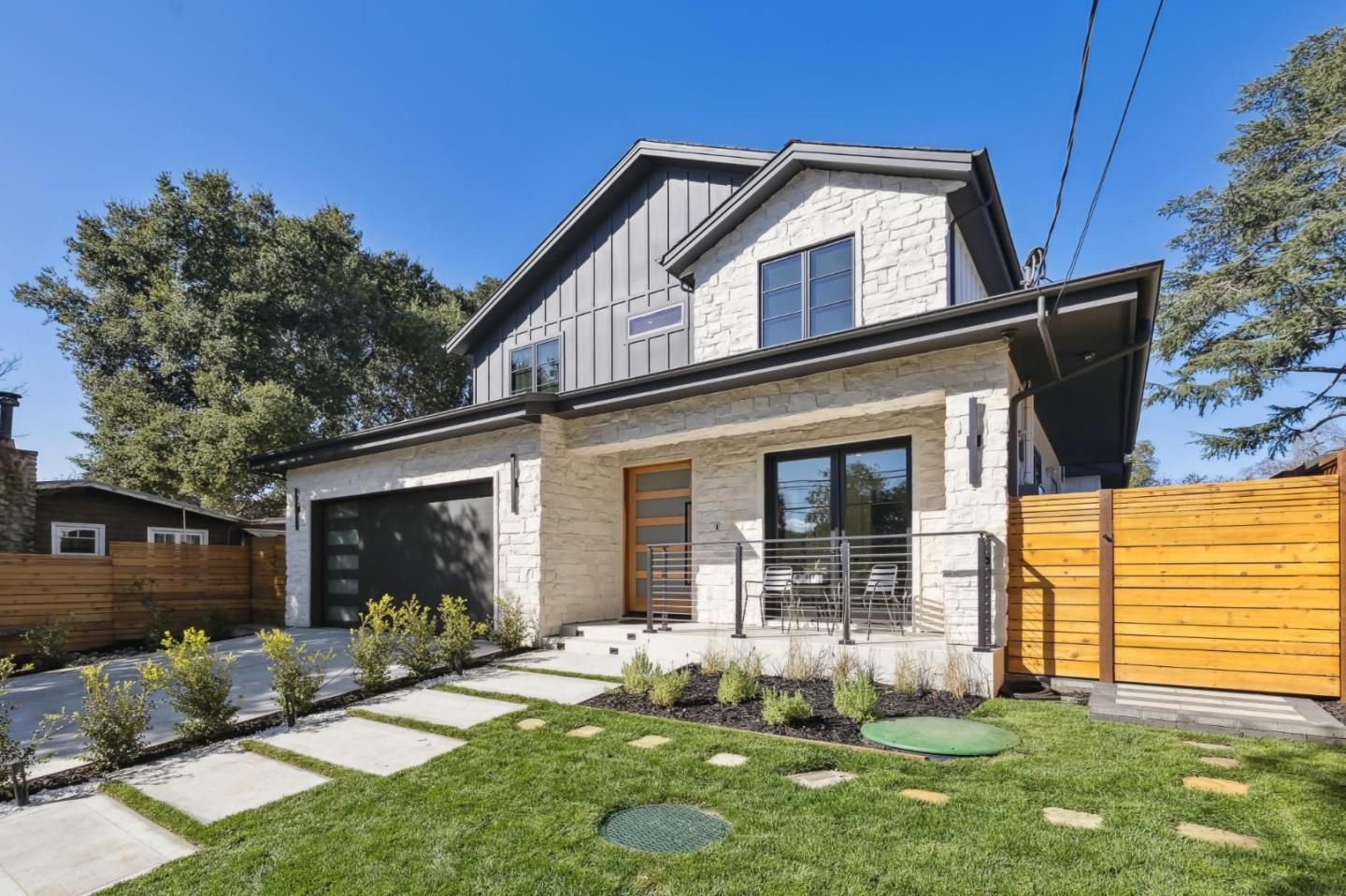 Detail Gallery Image 15 of 127 For 2018 Sand Hill Rd, Menlo Park,  CA 94025 - 5 Beds | 4/1 Baths