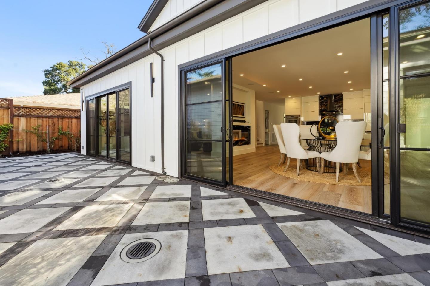 Detail Gallery Image 38 of 127 For 2018 Sand Hill Rd, Menlo Park,  CA 94025 - 5 Beds | 4/1 Baths