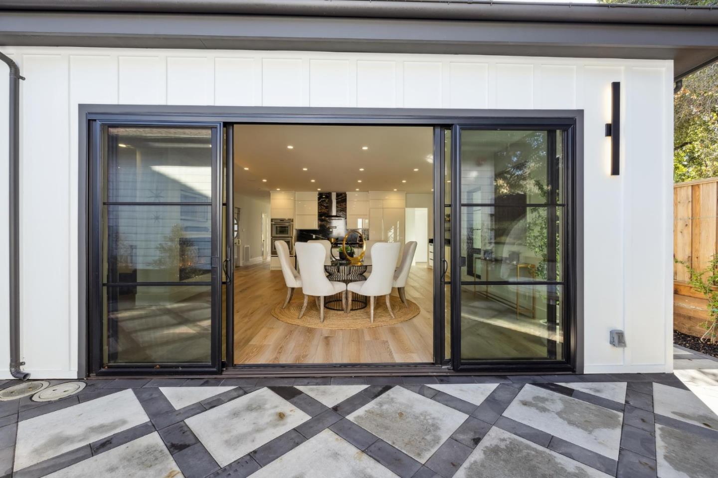 Detail Gallery Image 47 of 127 For 2018 Sand Hill Rd, Menlo Park,  CA 94025 - 5 Beds | 4/1 Baths